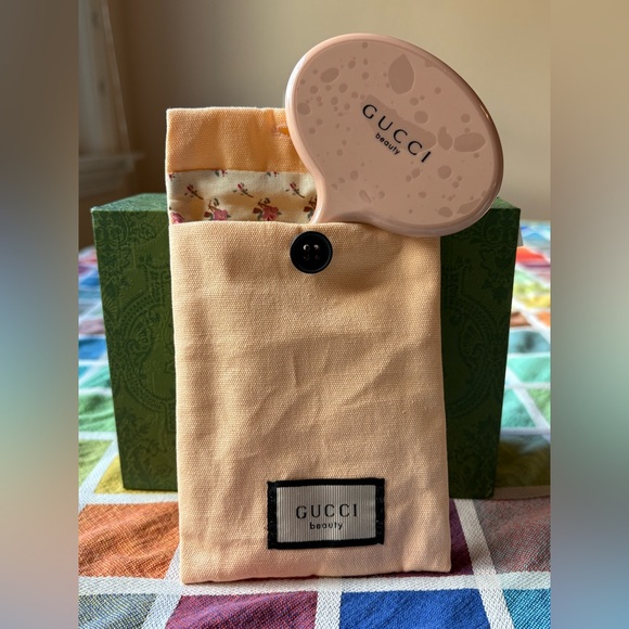 🪞 GUCCI BEAUTY  HAND MIRROR WITH FLORAL POUCH 🪞 NWOT 🪞 - Picture 14 of 16